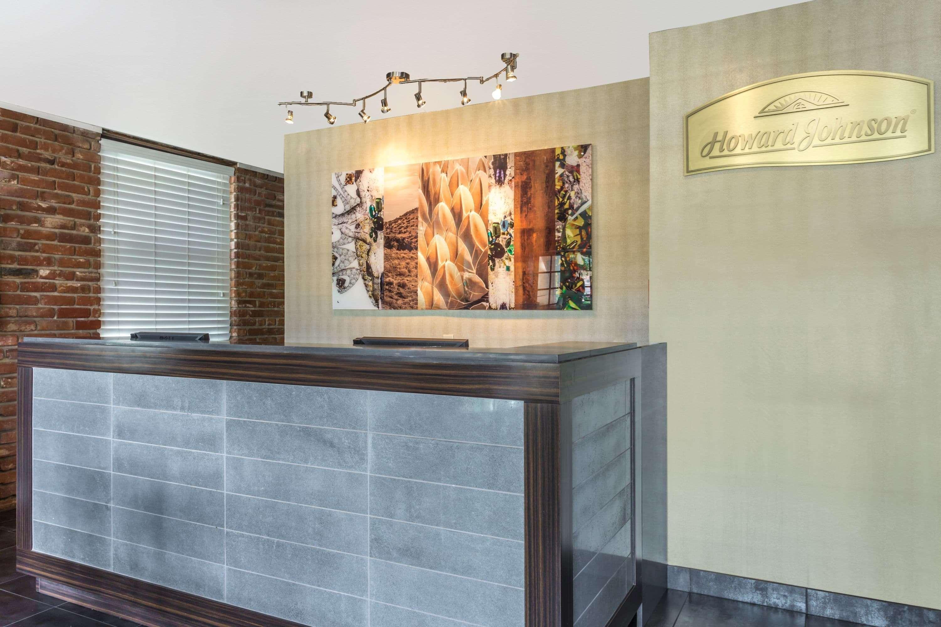 ฮาวเวิร์ด จอห์นสัน บาย วินด์แฮม สก็อตส์เดล โอลด์ทาวน์ Hotel ภายนอก รูปภาพ